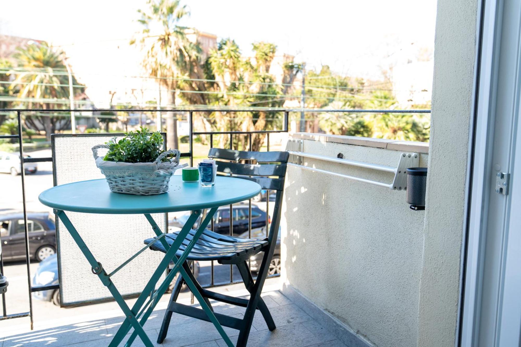 Casa Luna Nel Cuore Di Cagliari A 10 Minuti In Macchina Dalle Spiagge Piu Belle Extérieur photo
